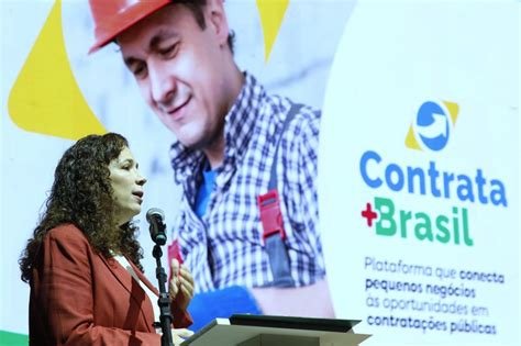 Microempreendedor em material de divulgação do Contrata+Brasil